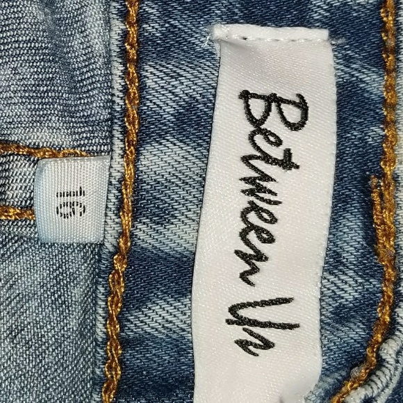 Distressed jeans - Picture 3 of 3